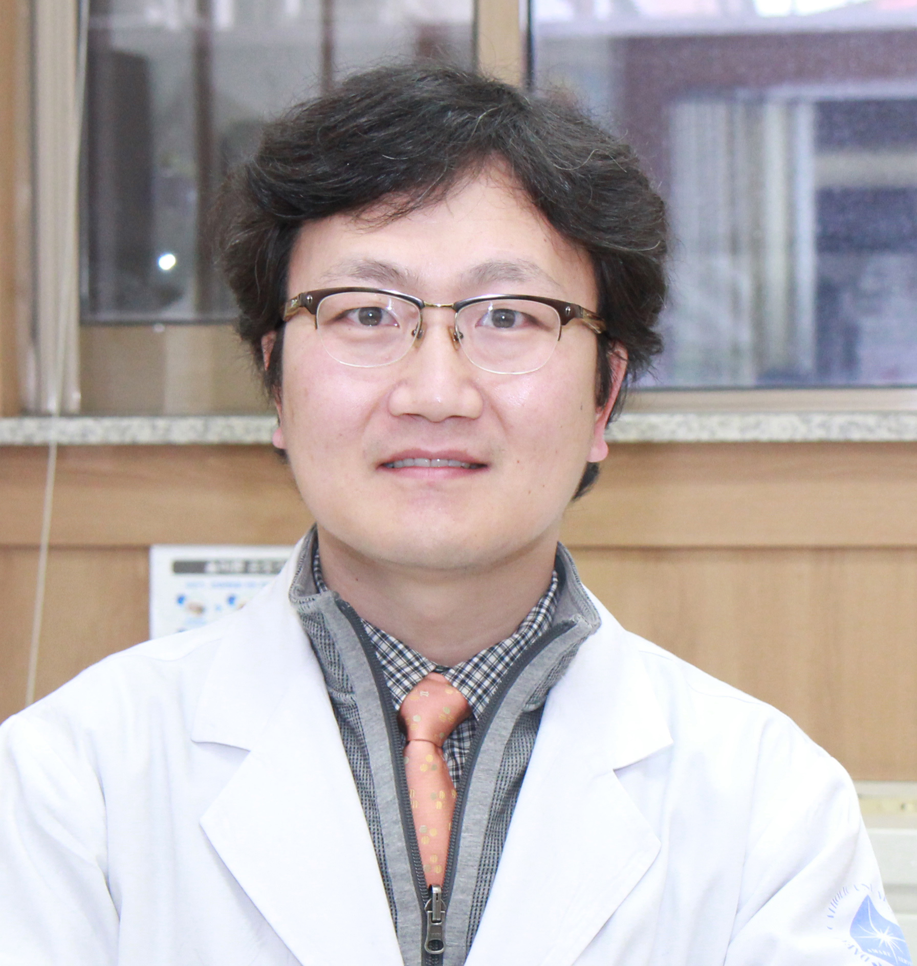 척추관 협착증의 원인과 치료 관련사진