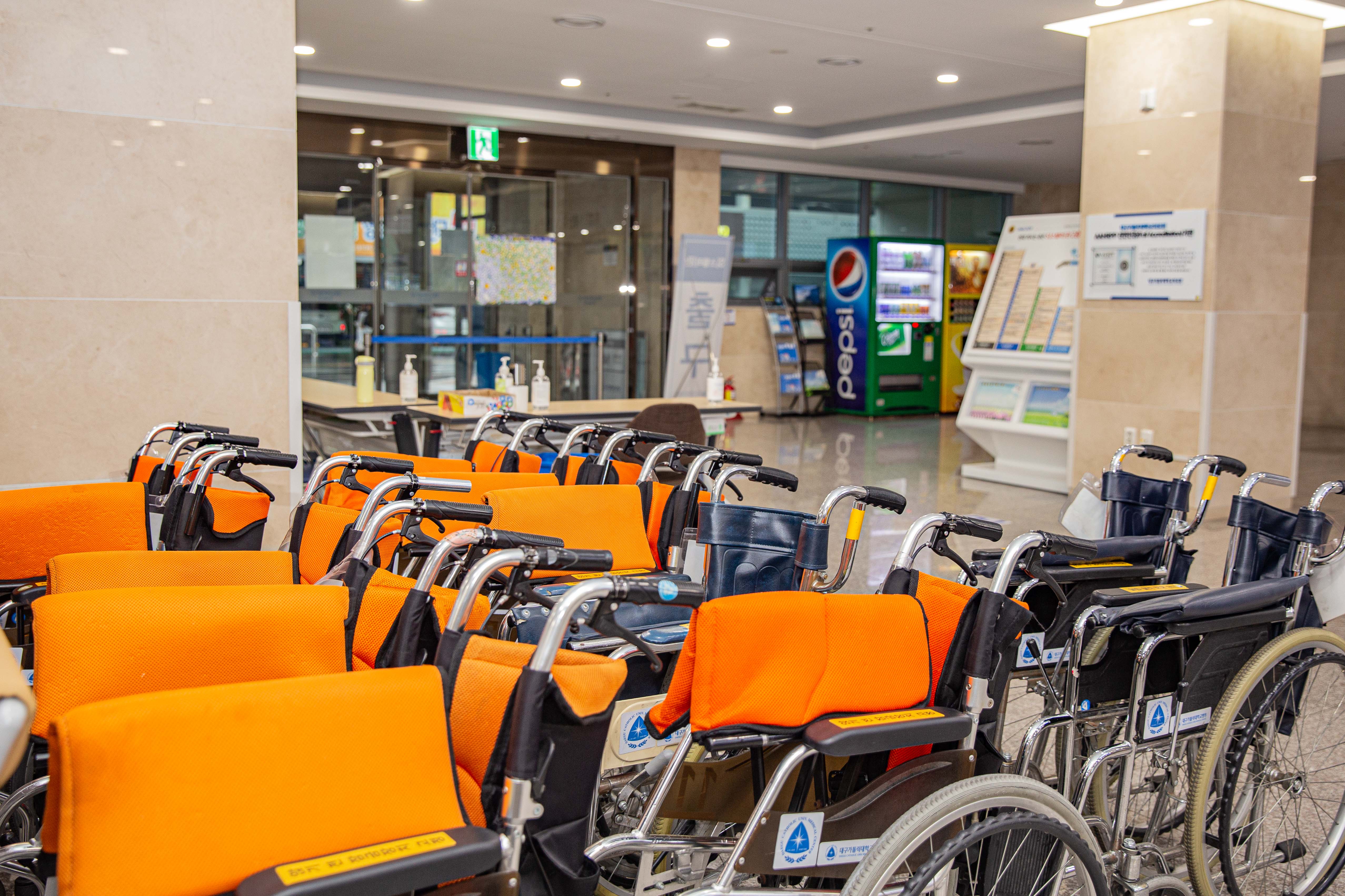 휠체어 / 유모차 대여 이미지
