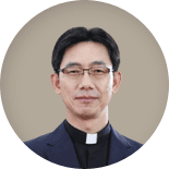 최경환 신부 사진